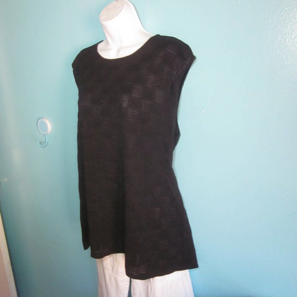 Womans Size 2X  Italian Knit  48" Bust Black Textured Sleeveless Sweater Top